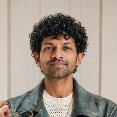 Naveen Chakravarthi — Founder & CEO, SettleIns